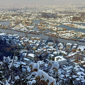 Full view of world famous Dal Lake Srinagar in Snowy winter 
PIC BY:kashmirmediawatch.com