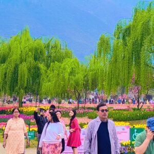 ClsKUlNuYXBjaGF0LzEzLjMyLjAuNDMgKDIzMDkwUkE5OEk7IEFuZHJvaWQgMTUjT1MyLjAuMS4wLlZOT0lOWE0jMzU7IGd6aXApIFYvTVVTSFJPT00QgvXTjeIB